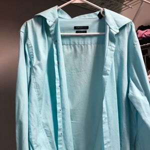 Van huesen light blue shirt button up